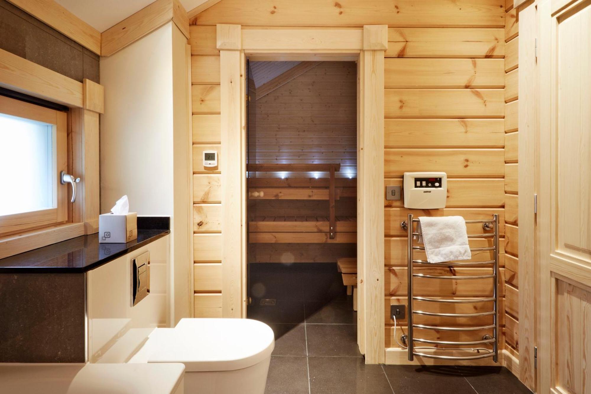 Hunter Lodges By Celtic Manor Newport  Exterior foto